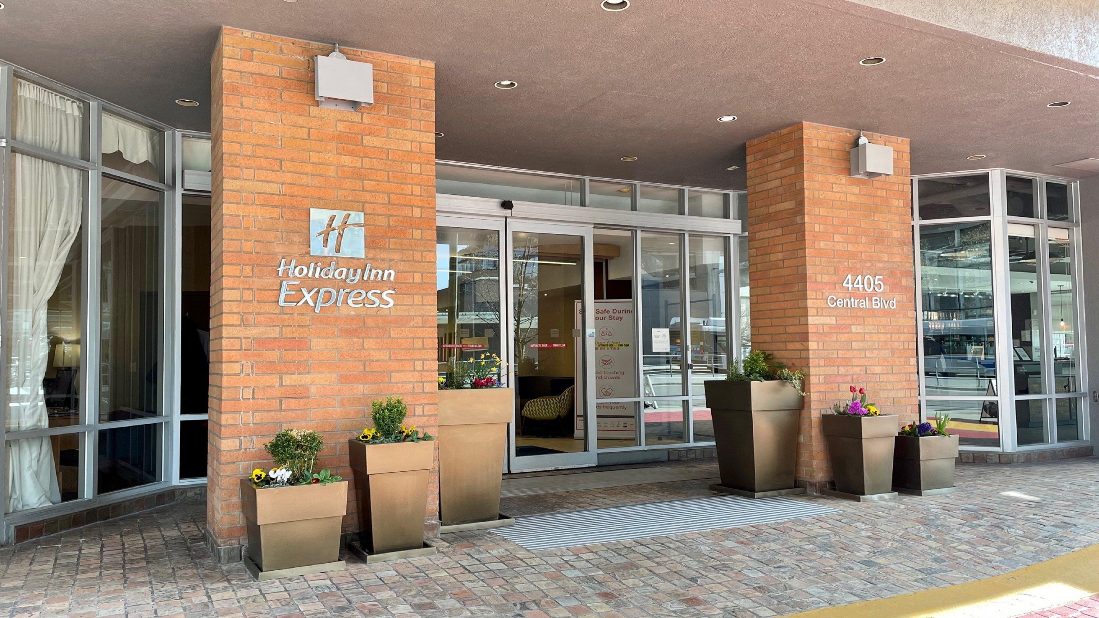 Holiday Inn Express Vancouver-Metrotown Burnaby Exteriör bild
